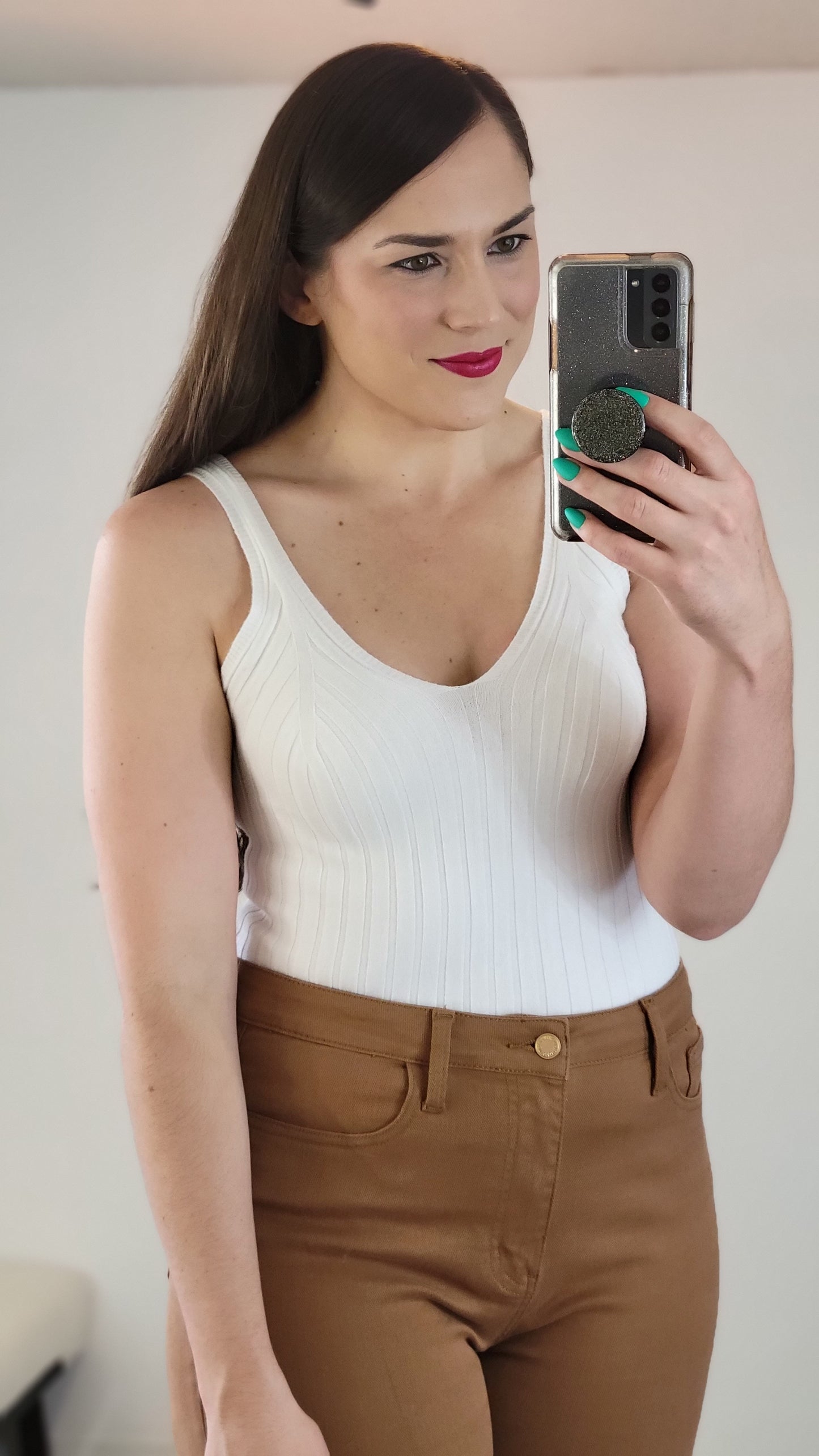 White Soft Ribbed V-Neck Tank "Reagan" (M)