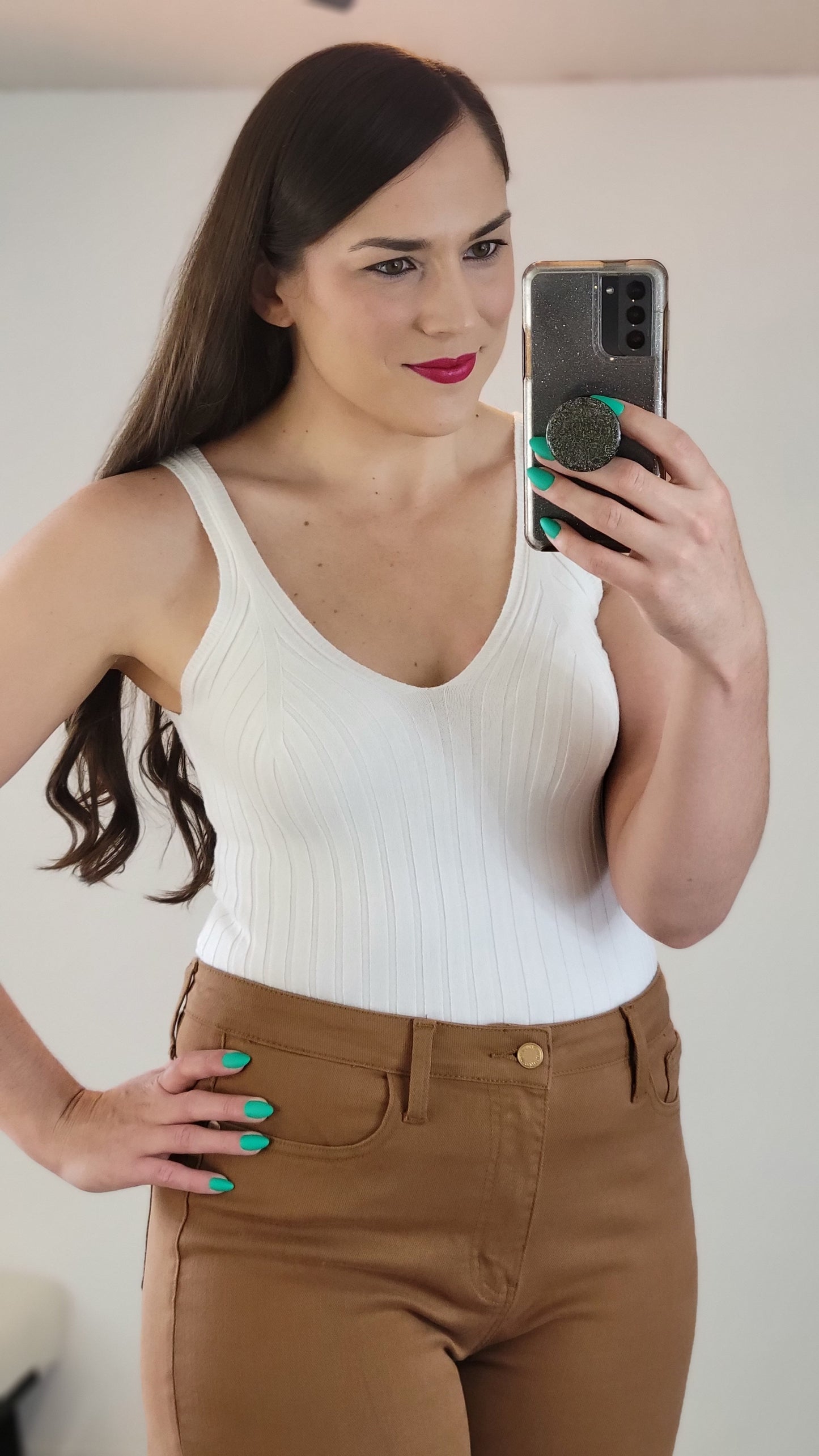 White Soft Ribbed V-Neck Tank "Reagan" (M)