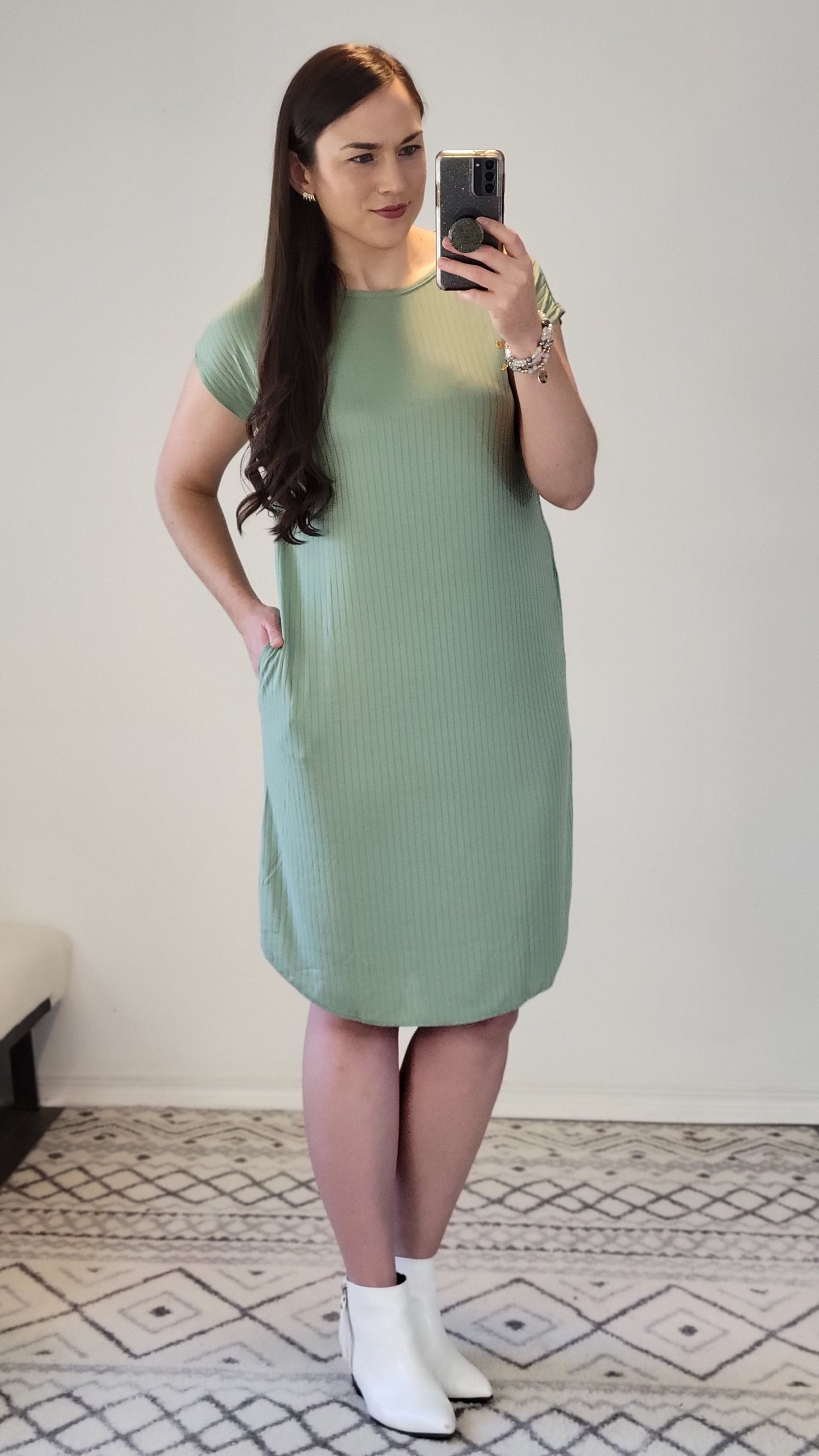 Sage Ribbed Midi Dress with Pockets "Bonnie"