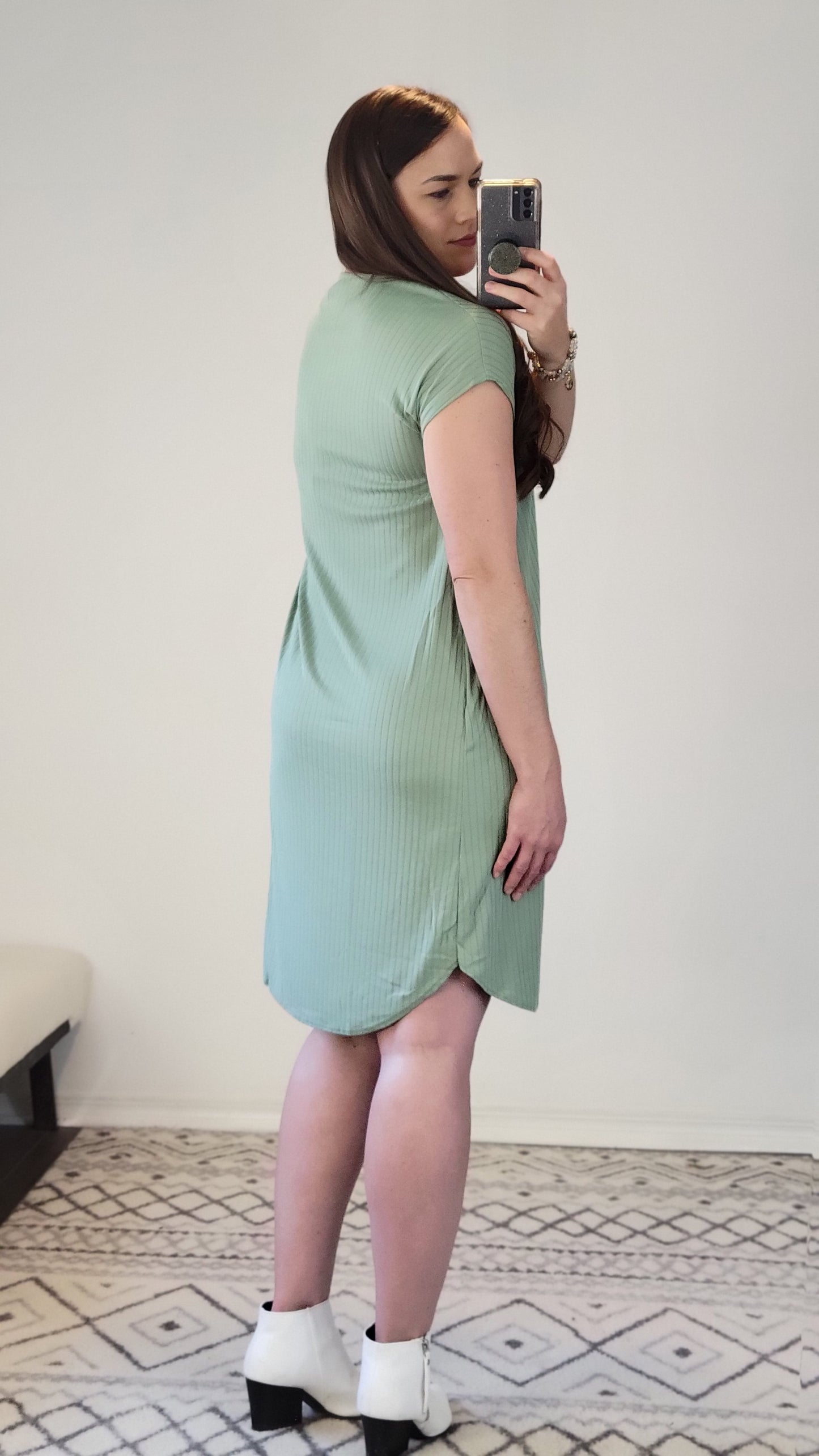 Sage Ribbed Midi Dress with Pockets "Bonnie"