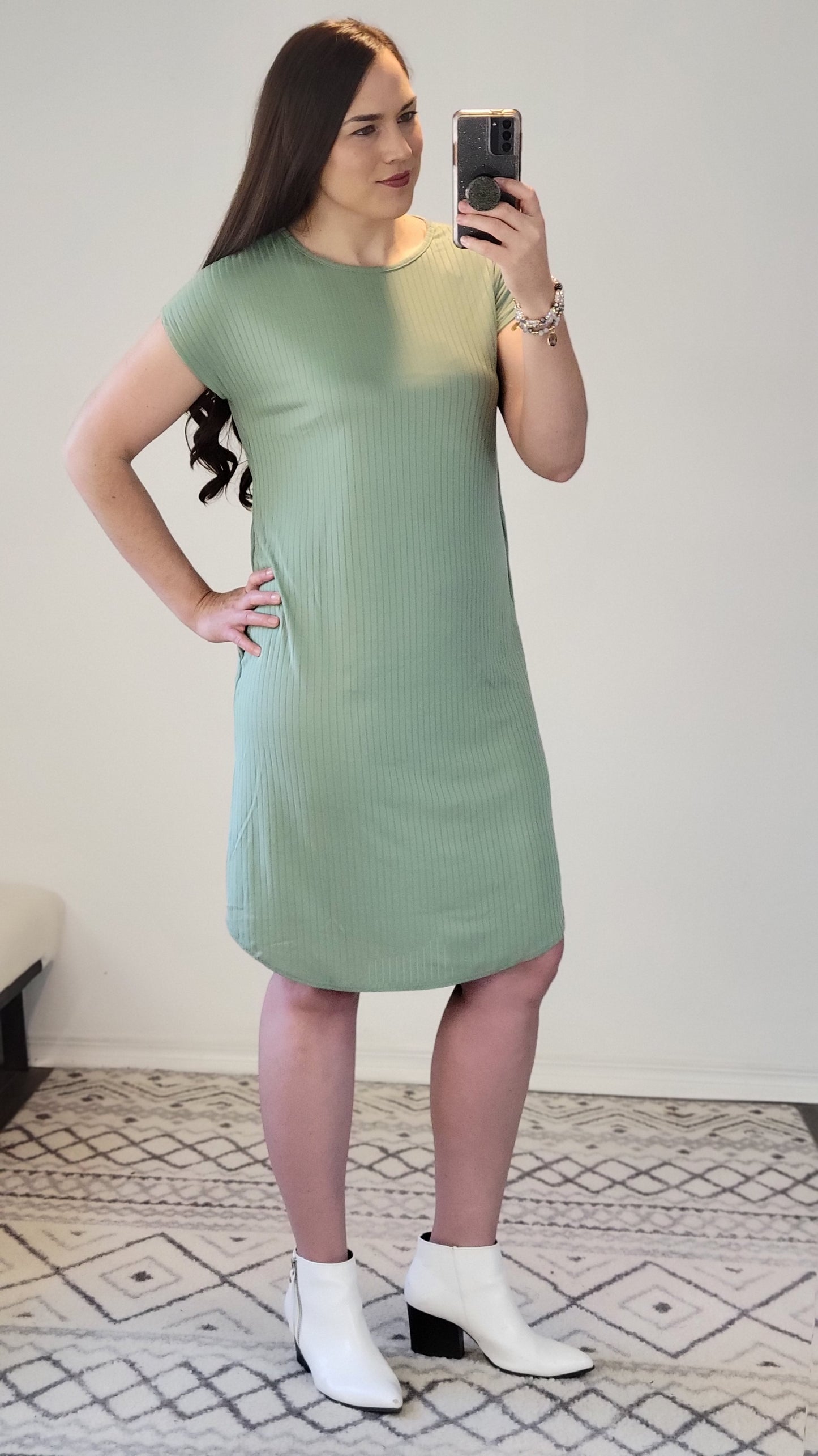 Sage Ribbed Midi Dress with Pockets "Bonnie"