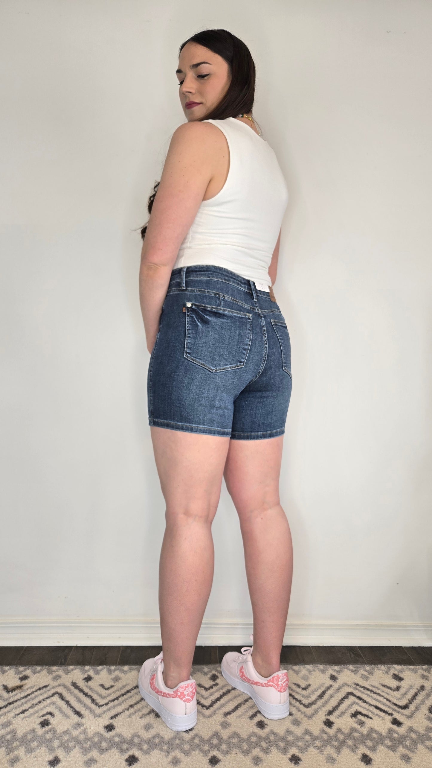 Judy Blue Medium Wash Mid Rise Tummy Control Shorts "Murphy"