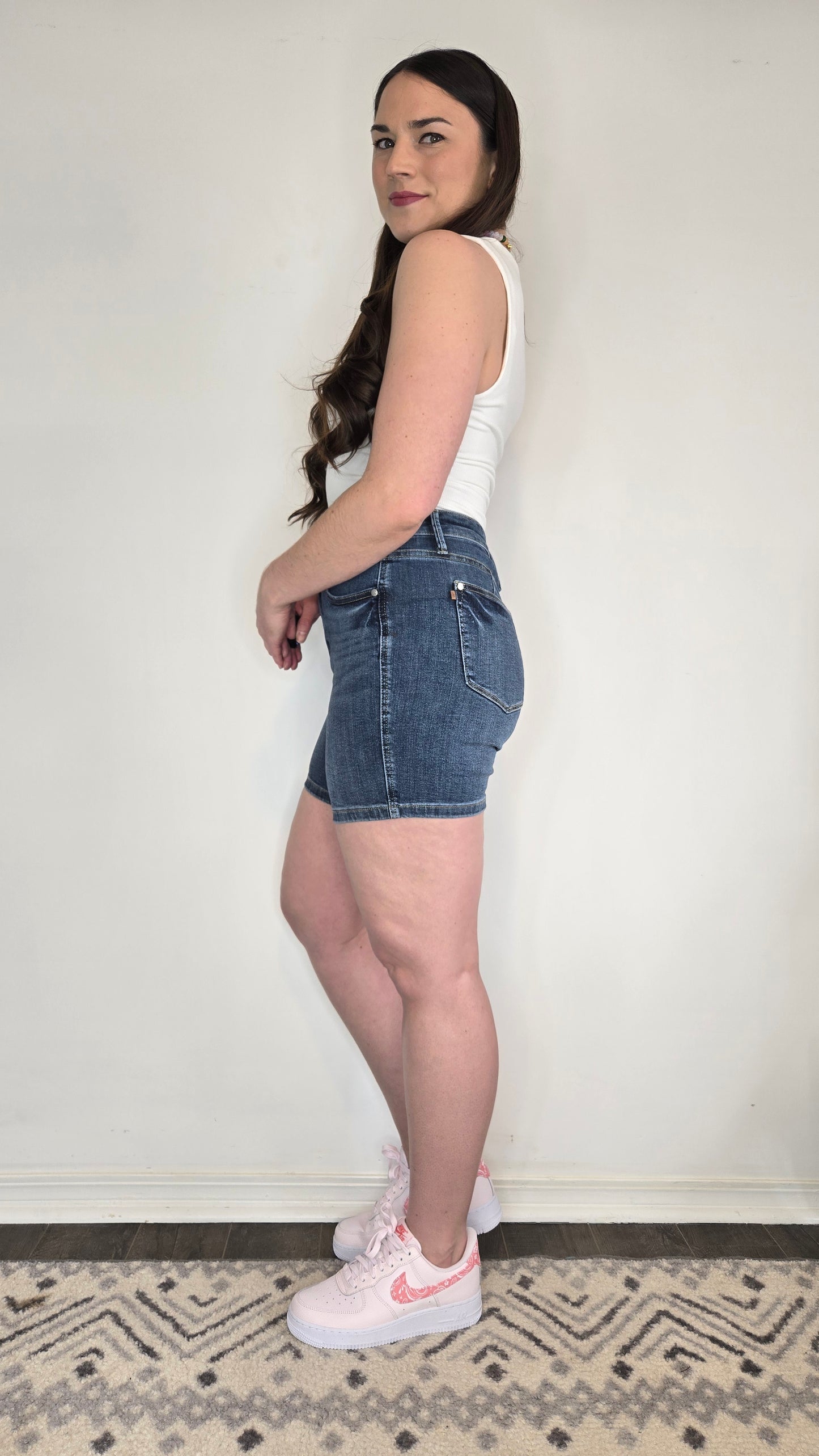 Judy Blue Medium Wash Mid Rise Tummy Control Shorts "Murphy"