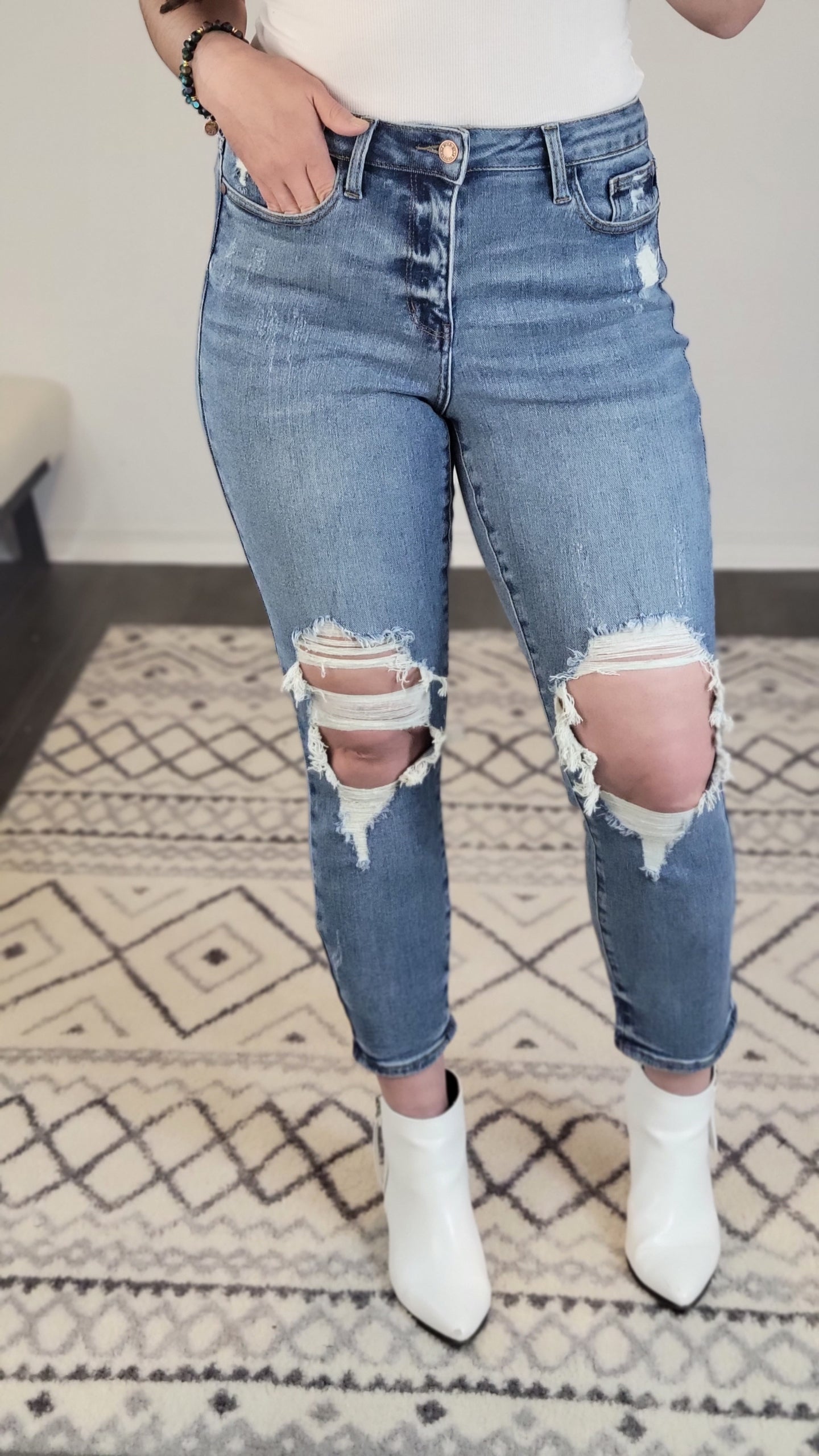 Judy Blue Destroyed Boyfriend Jean “Tegan”