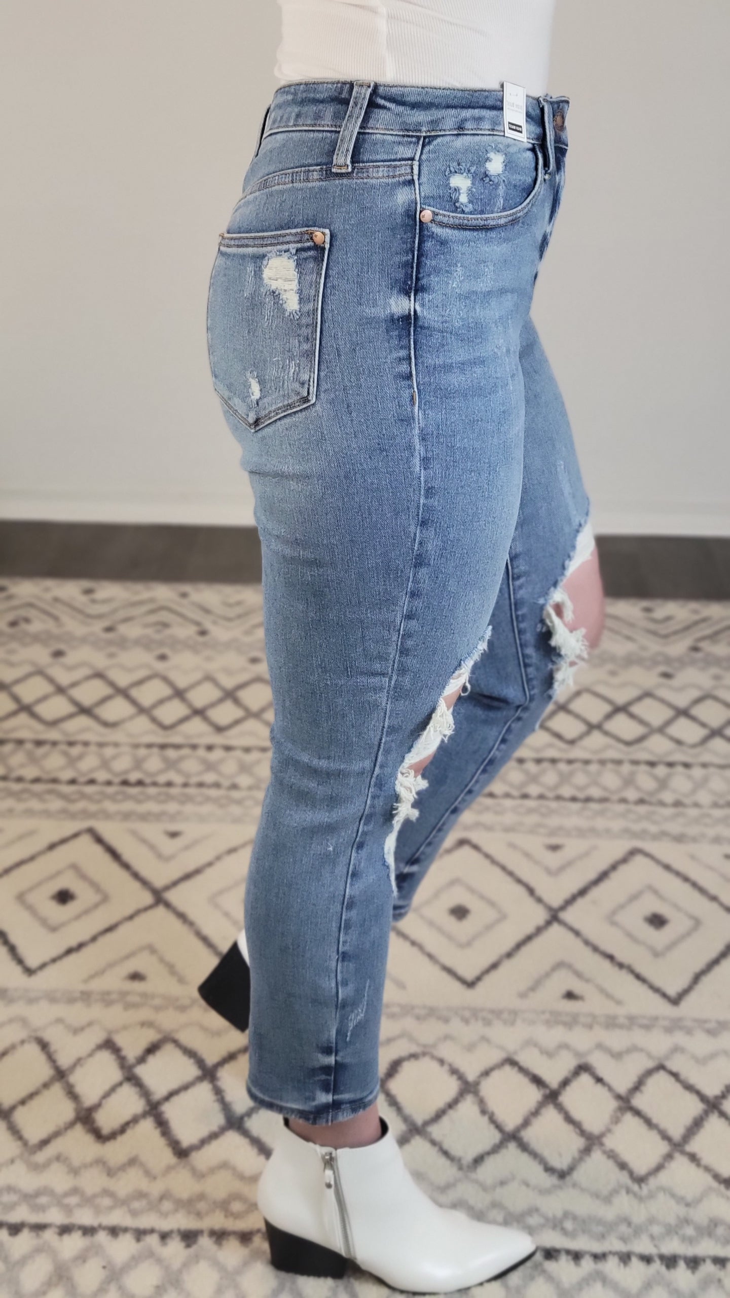 Judy Blue Destroyed Boyfriend Jean “Tegan”