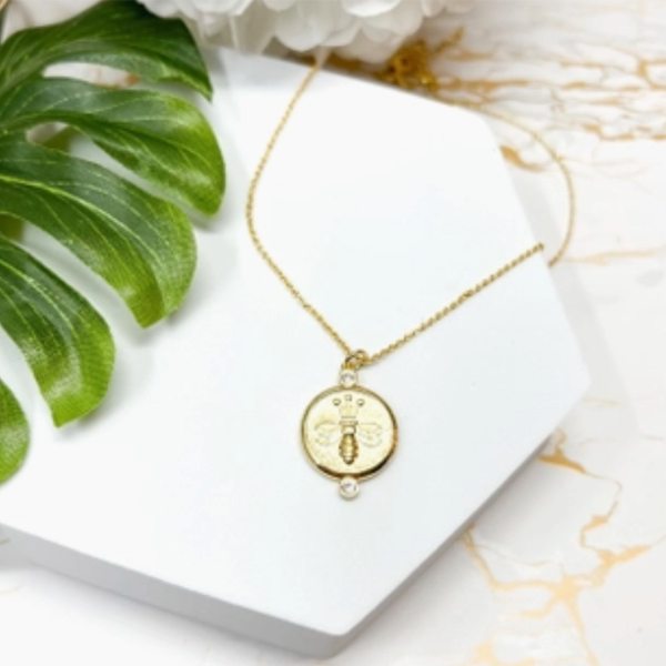 Queen Bee Pendant Pave 18K Necklace