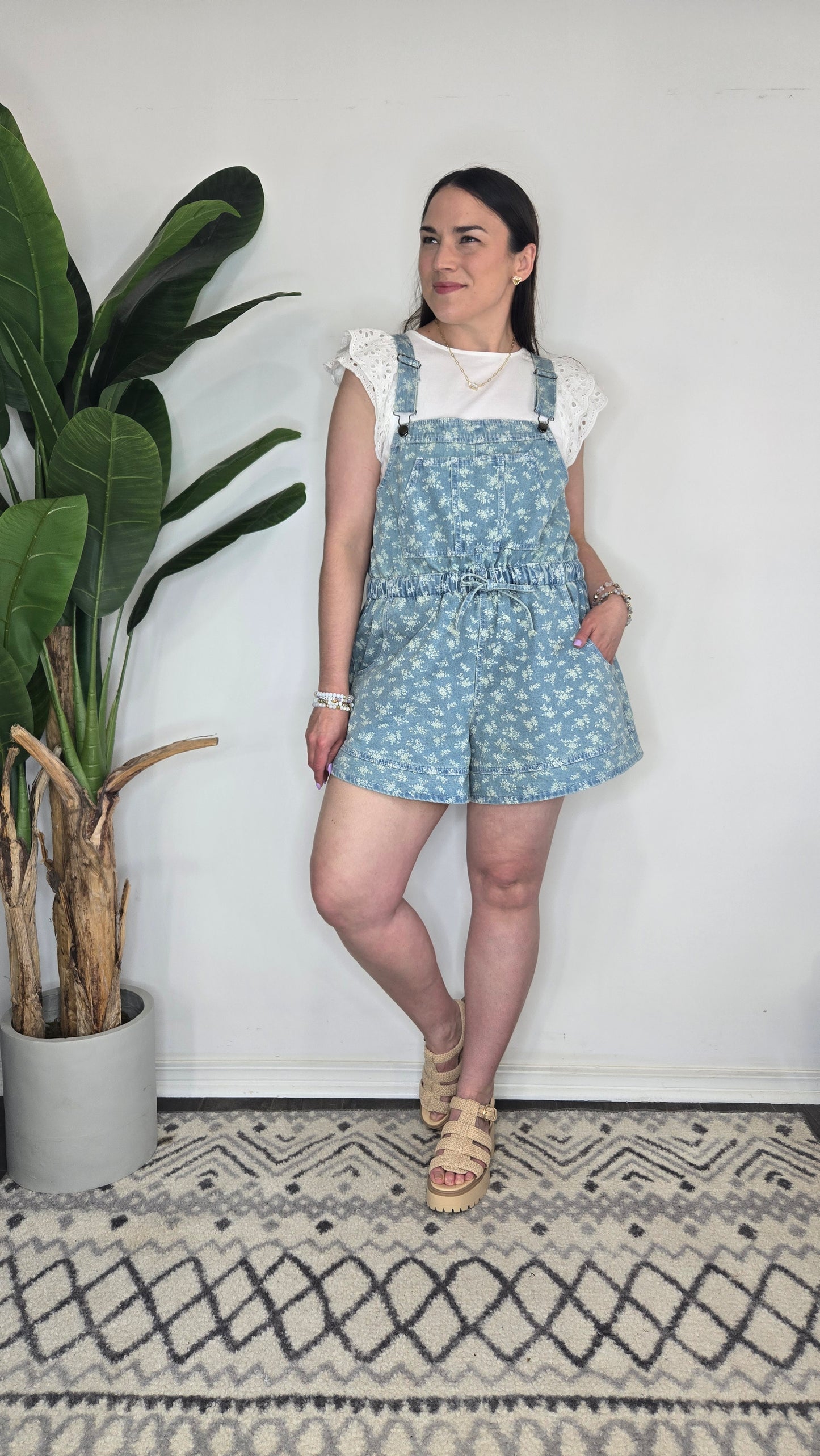 White Eyelet Lace Ruffled Sleeve Top "Ember"
