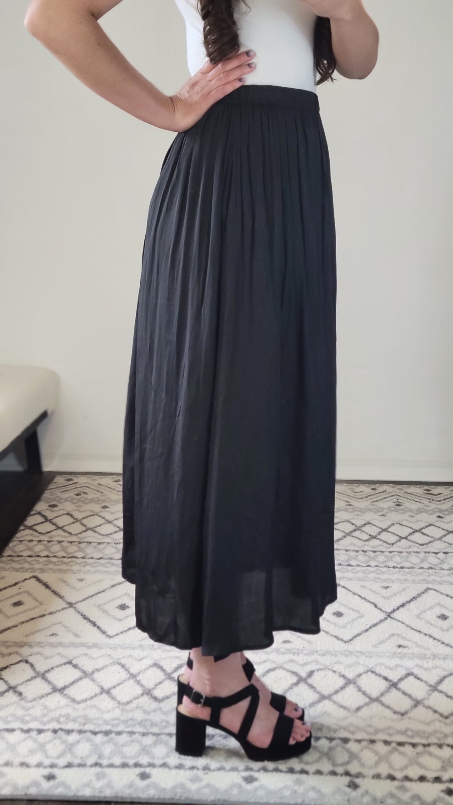 Black A-Line Skirt with Pockets "Carrie"